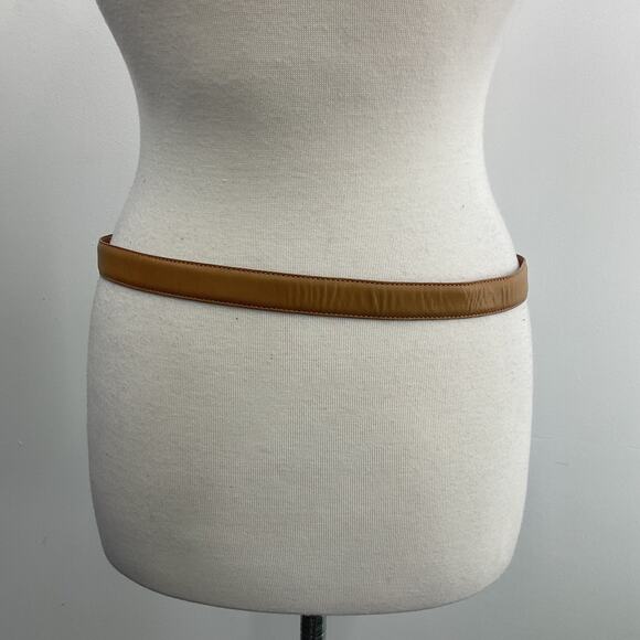 Beautiful DKNY Brown Leather Silver Tone Buckle Womens Fashion Belt - Picture 2 of 7